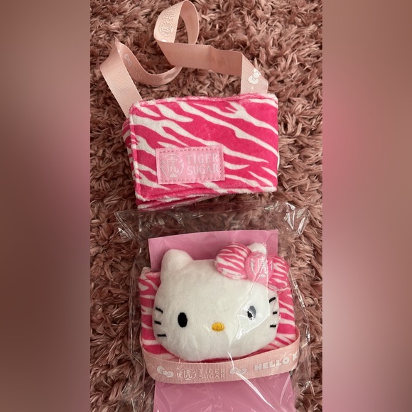Sold NWT Limited edition hellokitty plushie cup holder from tiger sugar SOLD OUT - Picture 3 of 5